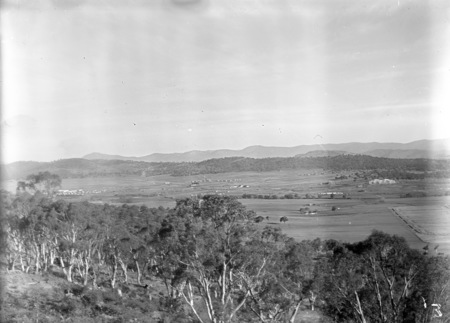 Panorama from Mount Ainslie showing ANZAC Park, Parliament House and Kingston.