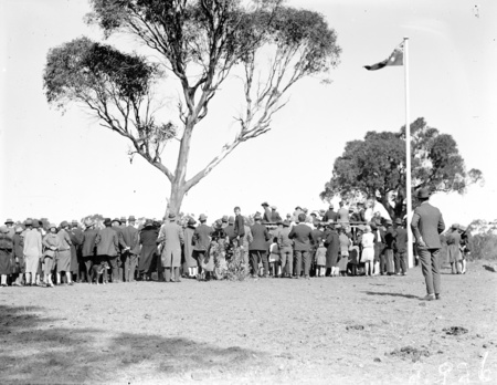 Anzac Day, 1927. Spectators at ceremony.