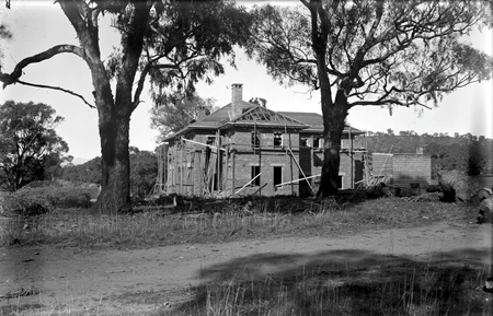 Prime Minister's lodge under construction, from the north. Adelaide Avenue,Deakin