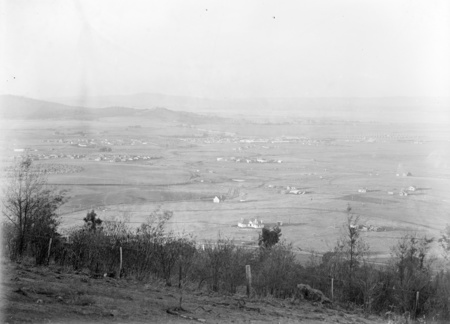 Kingston and Manuka from Red Hill.