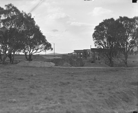 Unidentified building.
