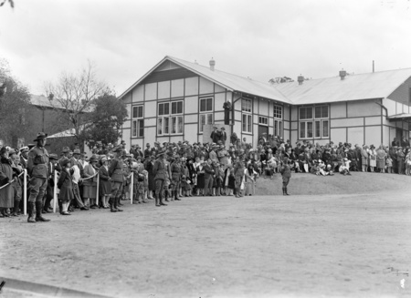 Royal Visit, May 1927. Part of the crowd at Duntroon for the Royal parade.