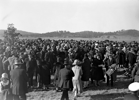 Royal Visit, May 1927 - Crowd scene