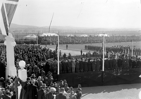 Royal Visit, May 1927 - View from the roof of the crowds at the front of Parliament House
