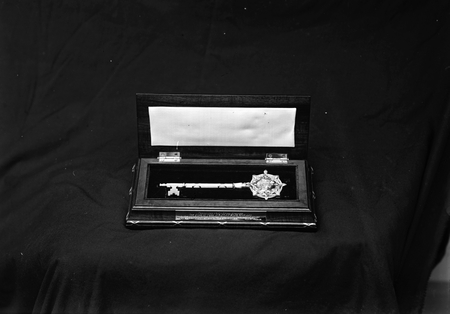 Royal Visit, May 1927. Casket and Gold Key of Parliament House.