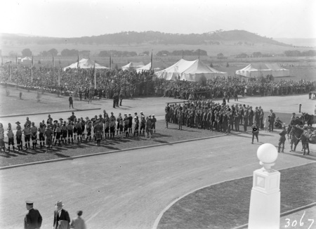 Royal Visit, May 1927. Front of Parliament House showing boy scouts, ex-servicemen and Light Horsemen.