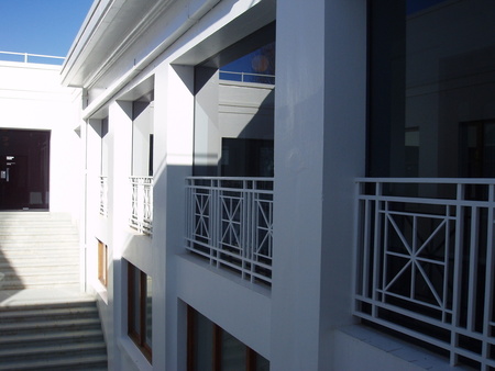 Enclosed interior balcony