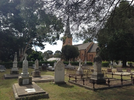 Note the gravestone which isn't in the Archive repost is there - I think it had fallen over and has been 'replanted'